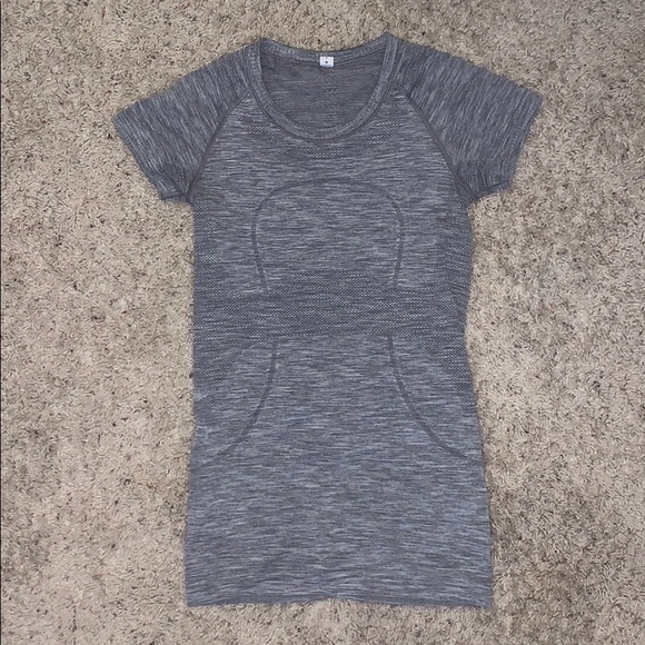 lululemon athletica Tops - LULULEMON GREY SWIFTLY TECH